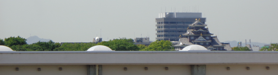 校舎４階から岡山城